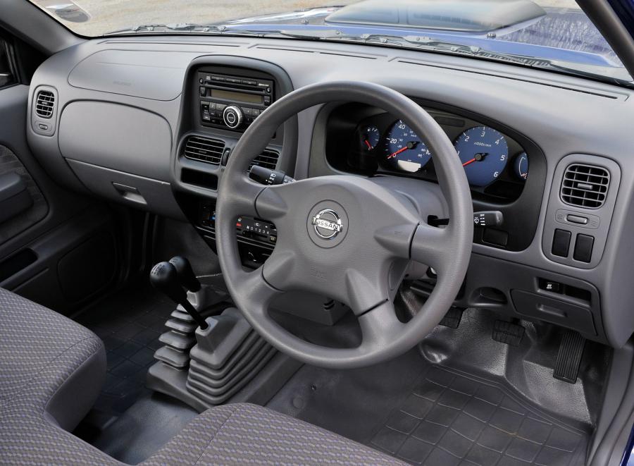  Nissan NP300 Single Cab 2008 года  (UK) (фото 4 из 7)